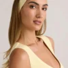 Bandă pentru cap cu nervuri Candy Modal, galben crem Bandă pentru cap cu nervuri Candy Modal, galben crem