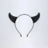 Bandă pentru păr Vixena Devil Horns în negru Bandă pentru păr Vixena Devil Horns în negru