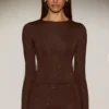 Bluză cu guler rotund și mâneci lungi, cu ornamente, model Venia, în culoarea ciocolatiu Bluză cu guler rotund și mâneci lungi, cu ornamente, model Venia, în culoarea ciocolatiu