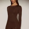 Bluză cu guler rotund și mâneci lungi, cu ornamente, model Venia, în culoarea ciocolatiu Bluză cu guler rotund și mâneci lungi, cu ornamente, model Venia, în culoarea ciocolatiu