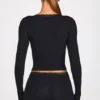 Bluză Retta cu mâneci lungi, cu guler pătrat, din modal cu nervuri, în negru
