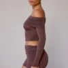 Bluză transparentă cu umerii goi și mâneci lungi, în culoarea maro taupe
