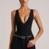 Body Rumi cu decolteu adânc și gât halter, negru Body Rumi cu decolteu adânc și gât halter, negru