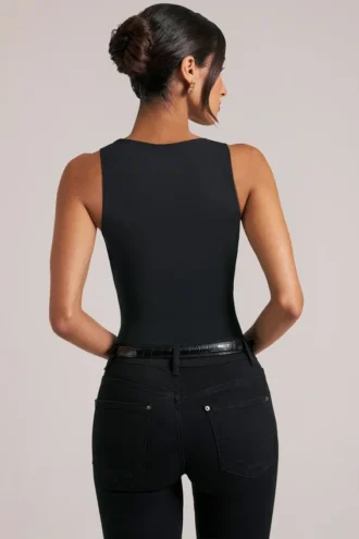 Body Rumi cu decolteu adânc și gât halter, negru
