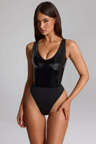 Body Siana din vinil lucios cu decolteu adânc, negru