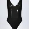Body Siana din vinil lucios cu decolteu adânc, negru Body Siana din vinil lucios cu decolteu adânc, negru