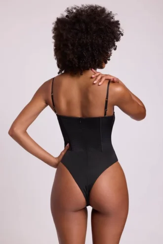 Body-ul de corset din satin cu decolteu adânc și șireturi Yelda, negru