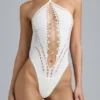 Body-ul de vară cu șnururi și gât halter, de culoare ivoriu Body-ul de vară cu șnururi și gât halter, de culoare ivoriu