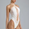 Body-ul de vară cu șnururi și gât halter, de culoare ivoriu Body-ul de vară cu șnururi și gât halter, de culoare ivoriu