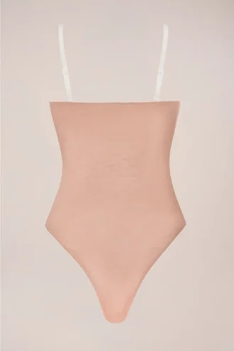 Body-ul fără bretele Intimates în culoarea piersică caldă