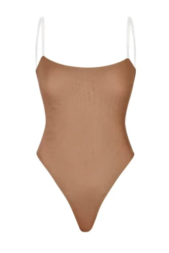 Body-ul tanga cu bretele invizibile din plasă moale Intimates, culoare miere