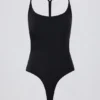 Body-uri decupate, negru