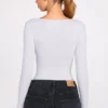 Body Verity cu mâneci lungi, decolteu adânc și model ribat, în culoarea gri