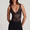 Body Zayla din dantelă transparentă cu decolteu adânc și margini festonate, negru Body Zayla din dantelă transparentă cu decolteu adânc și margini festonate, negru