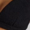 Braletă din fleece cu decolteu în V, de culoare neagră Braletă din fleece cu decolteu în V, de culoare neagră