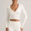 Cardigan scurt cu nervuri din modal Kiva, în culoarea alb Cardigan scurt cu nervuri din modal Kiva, în culoarea alb
