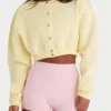 Cardigan scurt din jersey periat, cu nasturi, în galben deschis Cardigan scurt din jersey periat, cu nasturi, în galben deschis