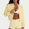 Cardigan scurt din tricot cu nasturi, în nuanța galben deschis Cardigan scurt din tricot cu nasturi, în nuanța galben deschis