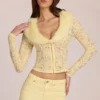 Cardigan Solaya din dantelă cu bordură din blană artificială, în culoarea galben lămâie Cardigan Solaya din dantelă cu bordură din blană artificială, în culoarea galben lămâie