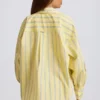 Cămașă oversized din poplin de bumbac cu dungi, în dungi galbene Cămașă oversized din poplin de bumbac cu dungi, în dungi galbene
