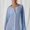 Cămașă oversized Hiva cu detalii din perle, albastru cer Cămașă oversized Hiva cu detalii din perle, albastru cer