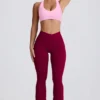 Colanți evazați Soft Active cu talie în V și buzunare, în culoarea Burgundy Colanți evazați Soft Active cu talie în V și buzunare, în culoarea Burgundy