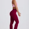 Colanți evazați Soft Active cu talie în V și buzunare, în culoarea Burgundy Colanți evazați Soft Active cu talie în V și buzunare, în culoarea Burgundy