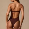Costum de baie bandeau cu decupaje Faye, culoare maro espresso Costum de baie bandeau cu decupaje Faye, culoare maro espresso