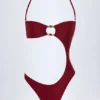 Costum de baie bandeau cu decupaje și ornamente cu mărgele Miami, în culoarea cireșe închis Costum de baie bandeau cu decupaje și ornamente cu mărgele Miami, în culoarea cireșe închis