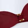 Costum de baie bandeau cu decupaje și ornamente cu mărgele Miami, în culoarea cireșe închis Costum de baie bandeau cu decupaje și ornamente cu mărgele Miami, în culoarea cireșe închis