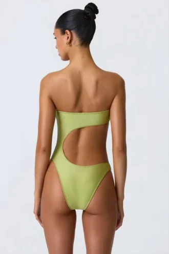 Costum de baie bandeau cu decupaje și ornamente din mărgele, în culoarea verde pară Costum de baie bandeau cu decupaje și ornamente din mărgele, în culoarea verde pară