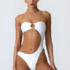Costum de baie întreg cu decupaje și ornamente din mărgele, model Miami, în culoarea alb Costum de baie întreg cu decupaje și ornamente din mărgele, model Miami, în culoarea alb