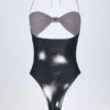 Costum de baie întreg cu decupaje și panouri Zarza, în culoarea argintiu cromat Costum de baie întreg cu decupaje și panouri Zarza, în culoarea argintiu cromat