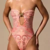 Costum de baie întregi cu decupaje Faye, cu imprimeu Paisley Costum de baie întregi cu decupaje Faye, cu imprimeu Paisley