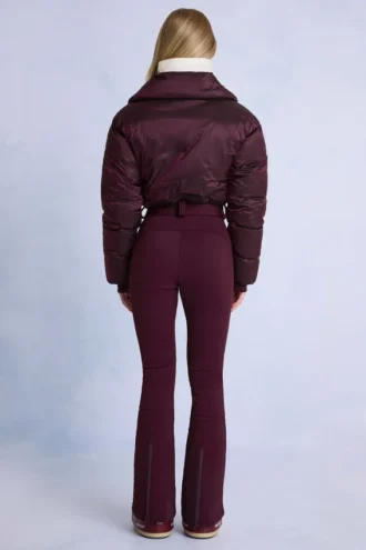 Costum de schi impermeabil, cu curea, în nuanța burgund
