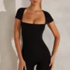 Costum integral Bea cu mâneci scurte și decolteu pătrat, negru Costum integral Bea cu mâneci scurte și decolteu pătrat, negru