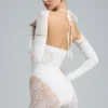 Costum integral decupat și decorat Melody, culoare ivoriu Costum integral decupat și decorat Melody, culoare ivoriu