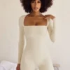 Costum integral Rue cu mâneci lungi și gât pătrat, culoare ivoriu Costum integral Rue cu mâneci lungi și gât pătrat, culoare ivoriu