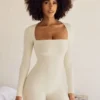 Costum integral Rue cu mâneci lungi și gât pătrat, culoare ivoriu Costum integral Rue cu mâneci lungi și gât pătrat, culoare ivoriu