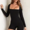 Costum integral Rue cu mâneci lungi și gât pătrat, negru Costum integral Rue cu mâneci lungi și gât pătrat, negru
