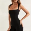 Costum Nova cu pantaloni scurți și gât pătrat, negru Costum Nova cu pantaloni scurți și gât pătrat, negru