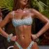 Costume de baie imprimat, cu talie joasă și decupaj lateral, în culoarea mentă Costume de baie imprimat, cu talie joasă și decupaj lateral, în culoarea mentă