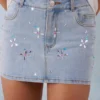 Fustă mini din denim cu talie medie Levara în denim deschis Fustă mini din denim cu talie medie Levara în denim deschis