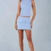 Fustă mini din imitație de piele de căprioară Alvara, cu talie medie, în albastru deschis Fustă mini din imitație de piele de căprioară Alvara, cu talie medie, în albastru deschis