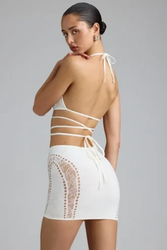 fust mini joni cu talie medie i ornamente n culoarea ivory 4 330x495 - Top de bikini Liberty cu bretele &icirc;ncrucișate și ornamente, &icirc;n culoarea Ivory