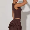 Fustă mini plisată în straturi, cu talie joasă, model Nada, în culoarea ciocolată