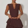 Fustă mini plisată în straturi, cu talie joasă, model Nada, în culoarea ciocolată