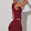 Fustă mini plisată în straturi, cu talie joasă, model Nada, în roșu vin