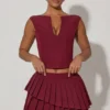 Fustă mini plisată în straturi, cu talie joasă, model Nada, în roșu vin