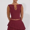 Fustă mini plisată în straturi, cu talie joasă, model Nada, în roșu vin